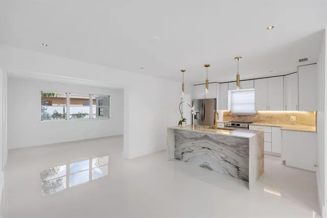 $665,000 | 3349 El Vedado Court East, West Palm Beach, FL 33405