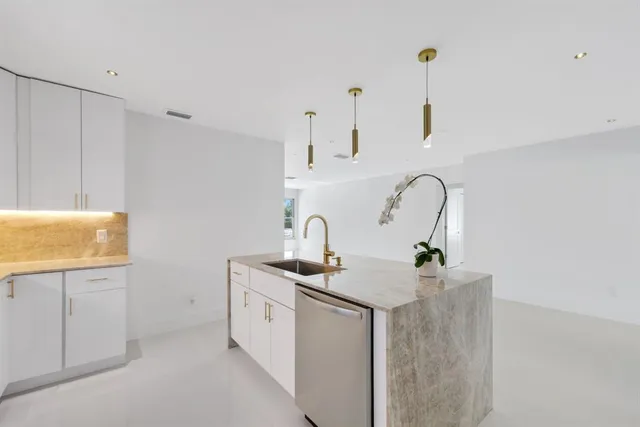 $665,000 | 3349 El Vedado Court East, West Palm Beach, FL 33405