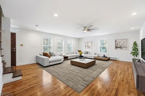 $300,000 | 17 High Street, Andover, NJ 07821