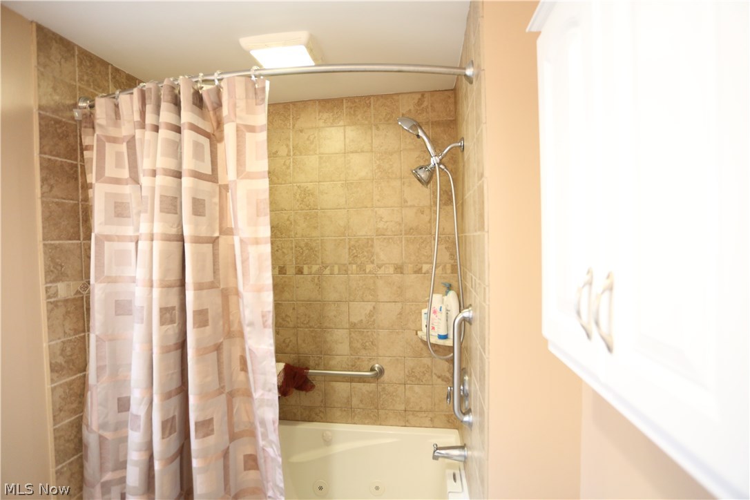 2236 Cranston Road Cleveland, OH 44118 - Photo 13 of 24