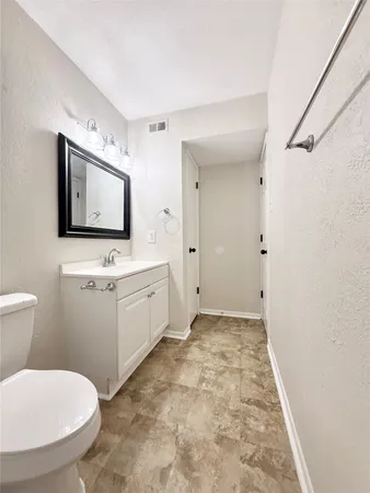 $1,495 | 941 South Walker Street, Angleton, TX 77515