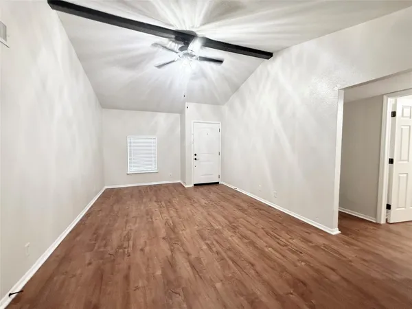 $1,495 | 941 South Walker Street, Angleton, TX 77515