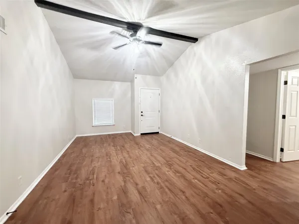 $1,495 | 941 South Walker Street, Angleton, TX 77515