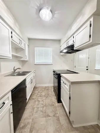 $1,495 | 941 South Walker Street, Angleton, TX 77515