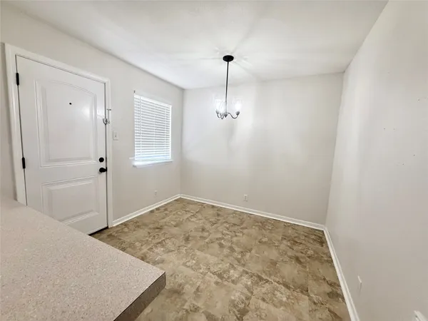 $1,495 | 941 South Walker Street, Angleton, TX 77515