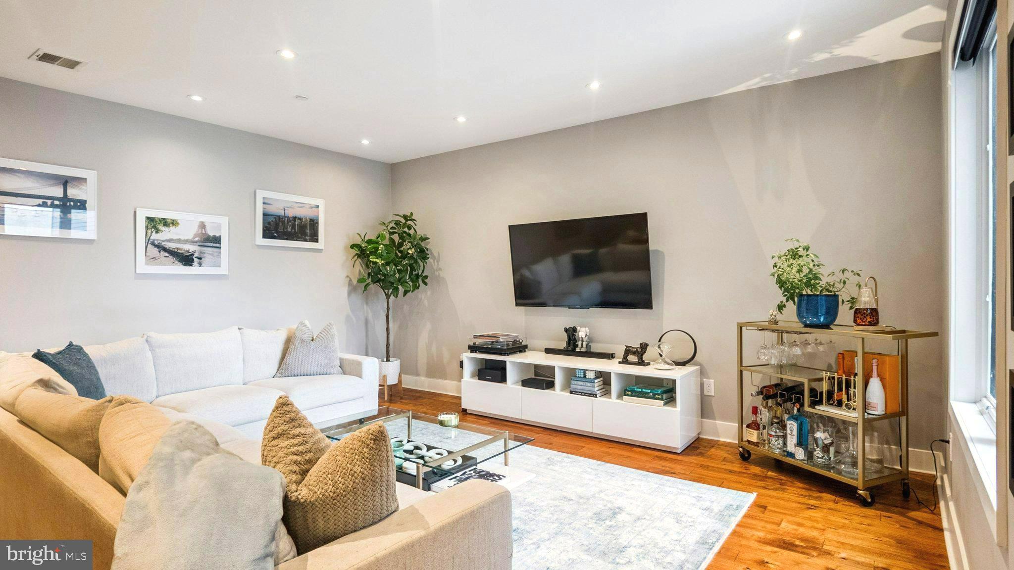 520 Kater Street, Unit D5 Philadelphia, PA 19147 - Photo 8 of 42