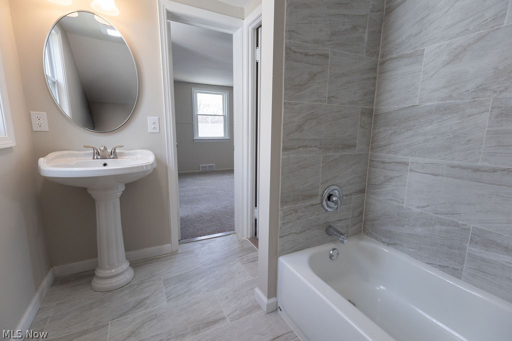 1639 Edgefield Road Lyndhurst, OH 44124 - Photo 19 of 49 Gallery Image 19