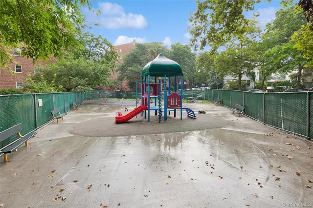 $305,000 | 139-15 83rd Avenue, Unit 629 | Briarwood