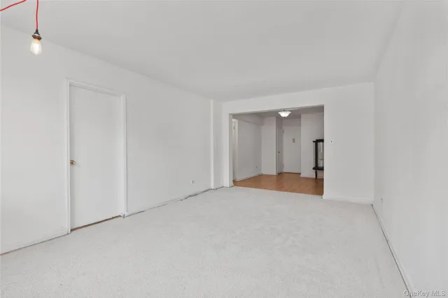 a view of empty room with window