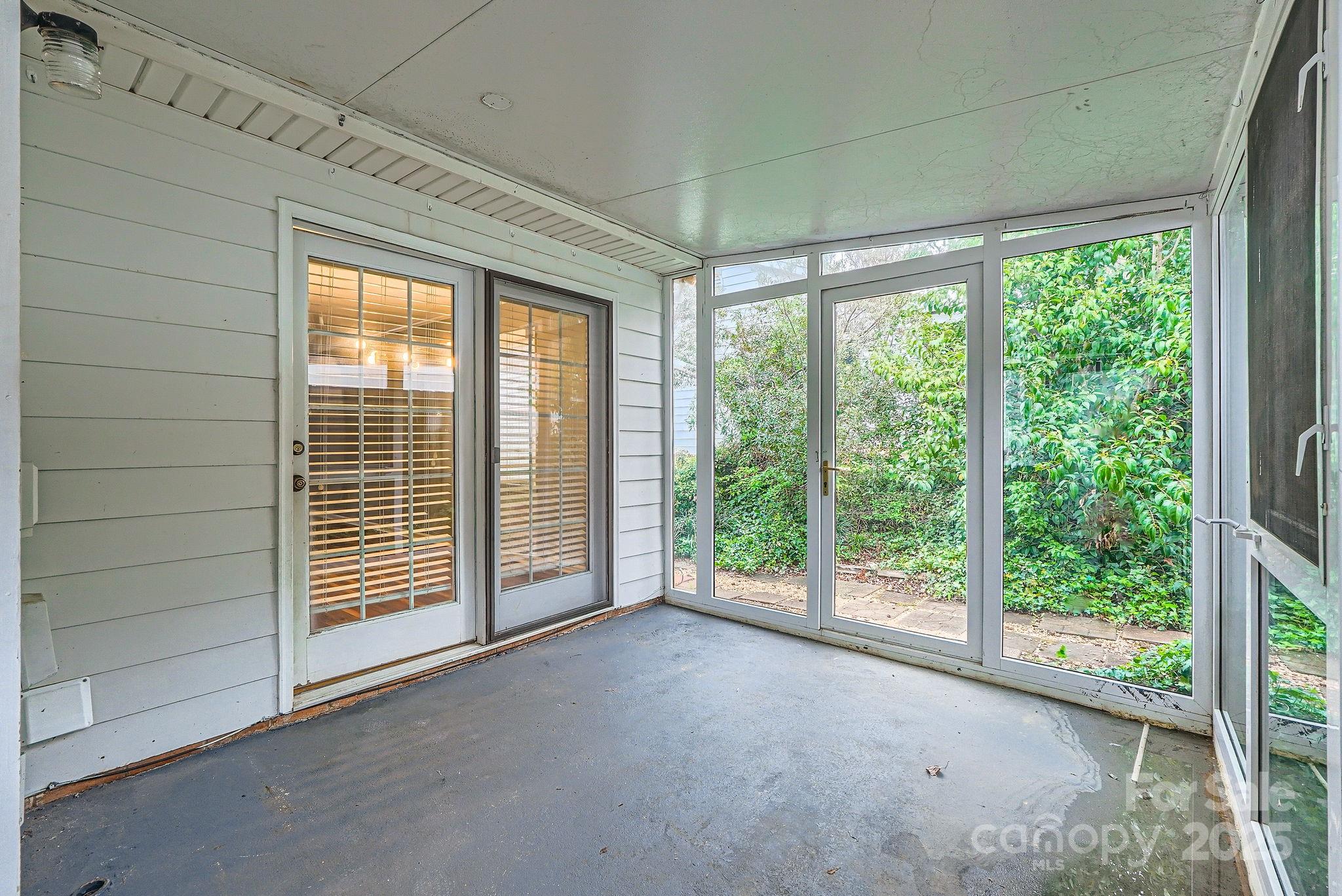 5913 Crape Myrtle Lane Charlotte, NC 28216 - Photo 11 of 12 Gallery Image 11