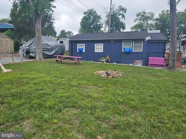 $47,000 | 41 Chipmunk Circle, Falling Waters, WV 25419