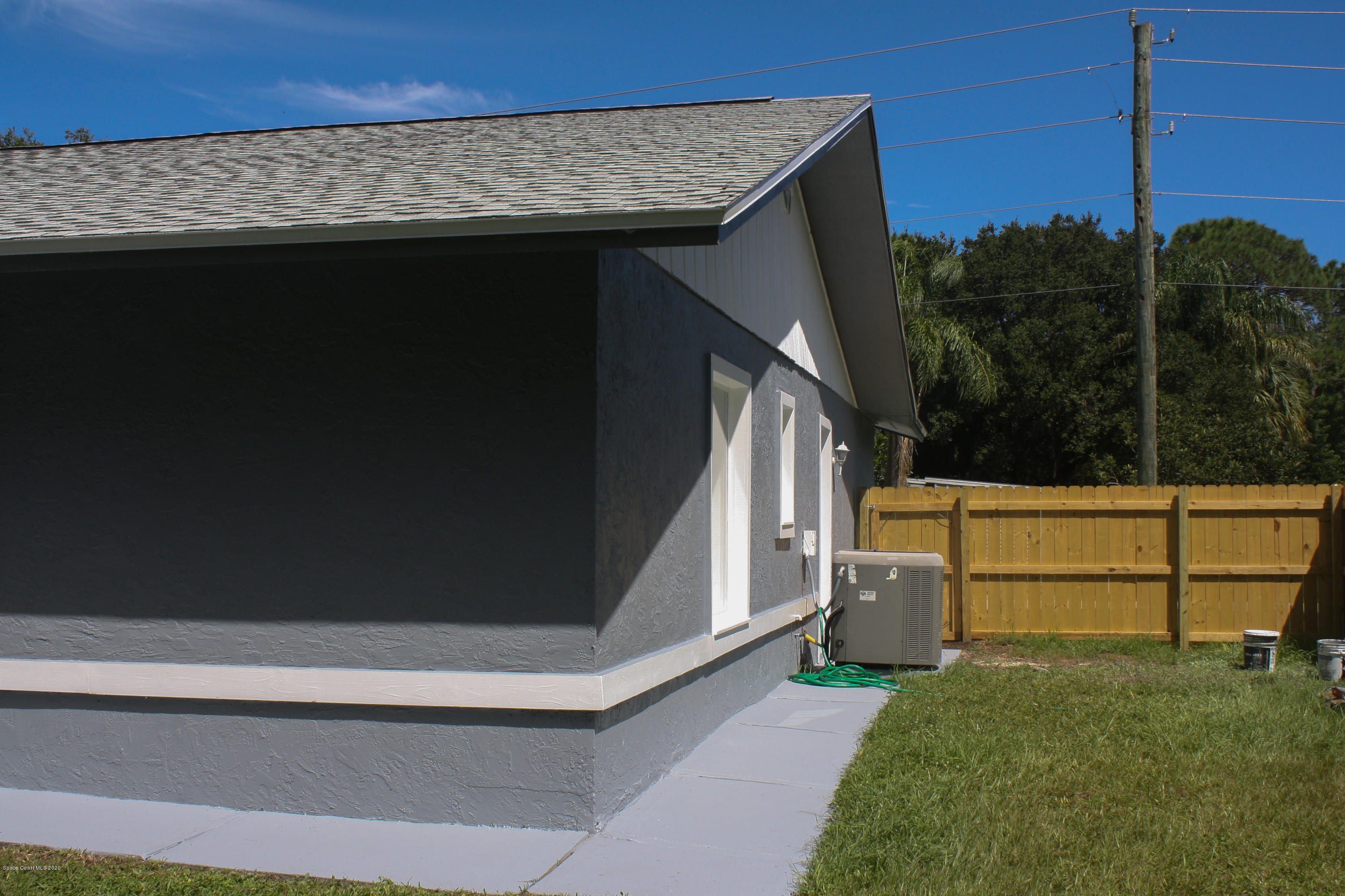 326 Riley Avenue Northeast Palm Bay, FL 32907 - Photo 36 of 43 a view of outdoor space and yard