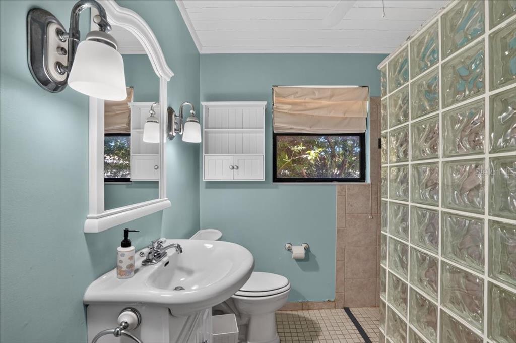 811 Sarabay Road Osprey, FL 34229 - Photo 21 of 36