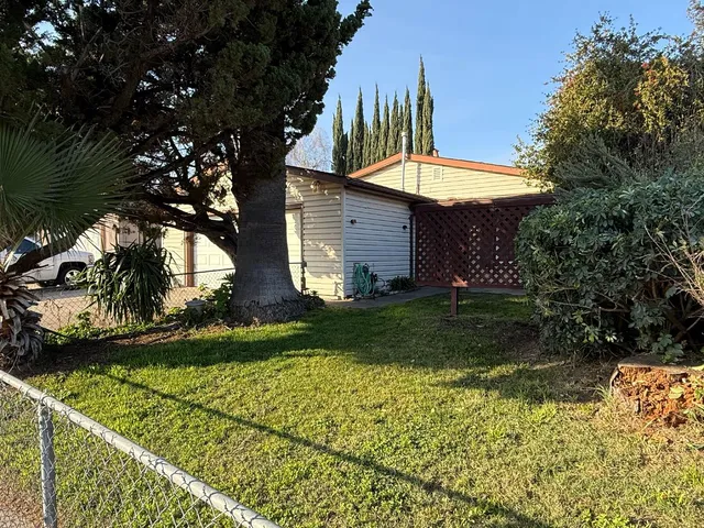 $425,000 | 885 Del Monte Court, Manteca, CA 95336