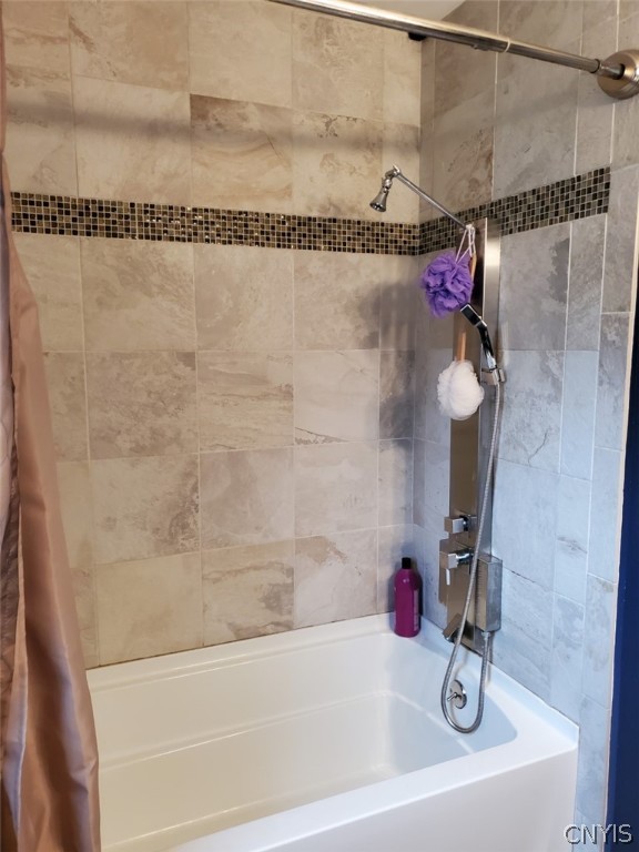 201 Tolbert Drive Clay, NY 13212 - Photo 14 of 22 Large tub shower with upgraded tile