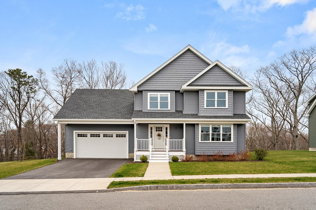 7 Woodlands Road Salem, MA 01970 - Photo 1 of 42 Gallery Image 1