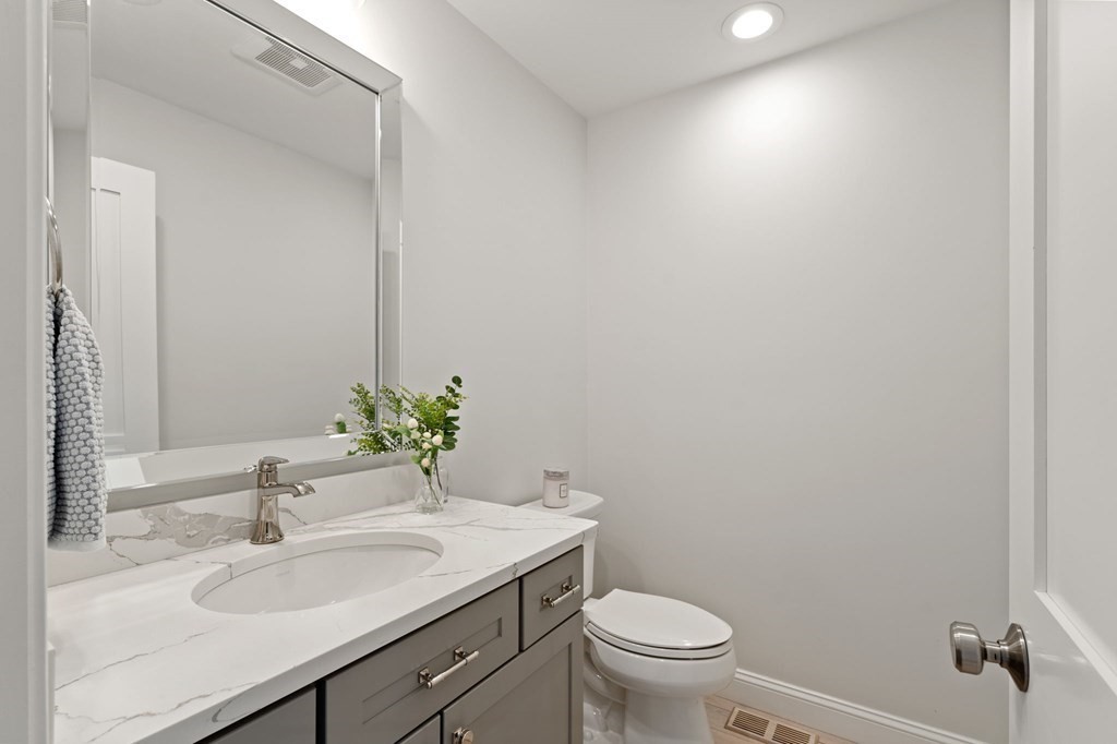 7 Woodlands Road Salem, MA 01970 - Photo 16 of 42 Gallery Image 16