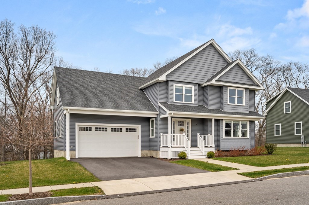 7 Woodlands Road Salem, MA 01970 - Photo 3 of 42 Gallery Image 3