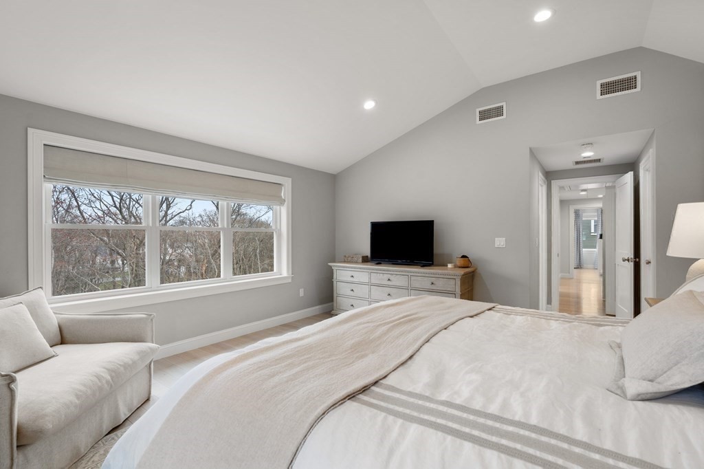 7 Woodlands Road Salem, MA 01970 - Photo 36 of 42 Gallery Image 36
