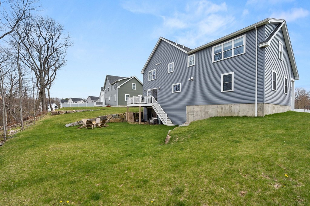 7 Woodlands Road Salem, MA 01970 - Photo 4 of 42 Gallery Image 4