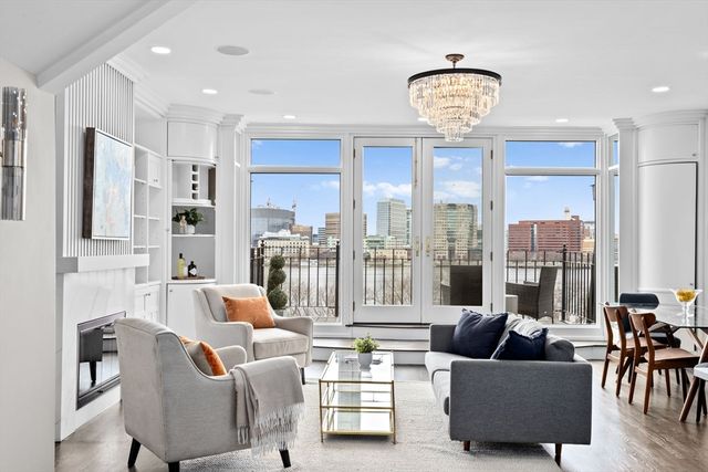 $2,810,000 | 232 Beacon Street, Unit 8, Boston, MA 02116