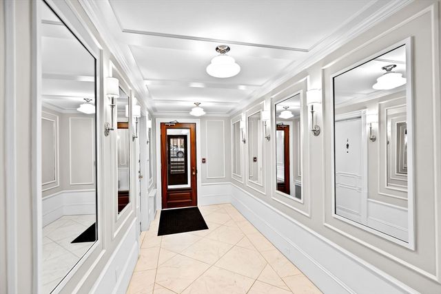 $2,810,000 | 232 Beacon Street, Unit 8, Boston, MA 02116