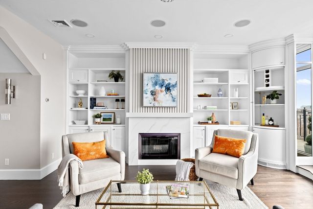 $2,810,000 | 232 Beacon Street, Unit 8, Boston, MA 02116