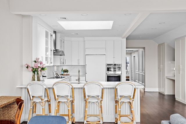 $2,810,000 | 232 Beacon Street, Unit 8, Boston, MA 02116