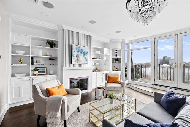 $2,810,000 | 232 Beacon Street, Unit 8, Boston, MA 02116