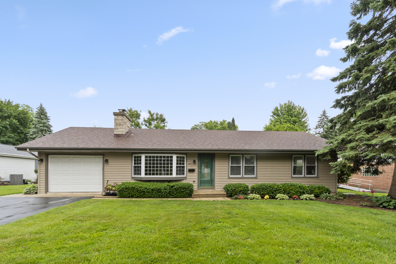 417 South Plum Grove Road Palatine, IL 60067 - Photo 2 of 23