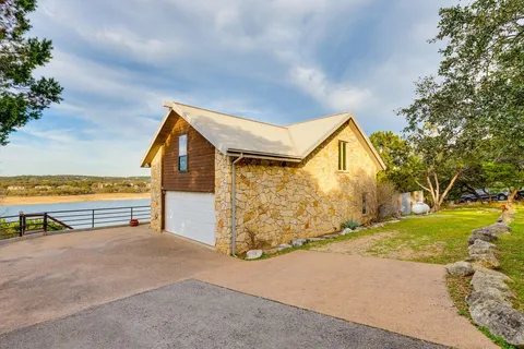 $1,495,000 | 21008 West Lakeshore Drive, Spicewood, TX 78669