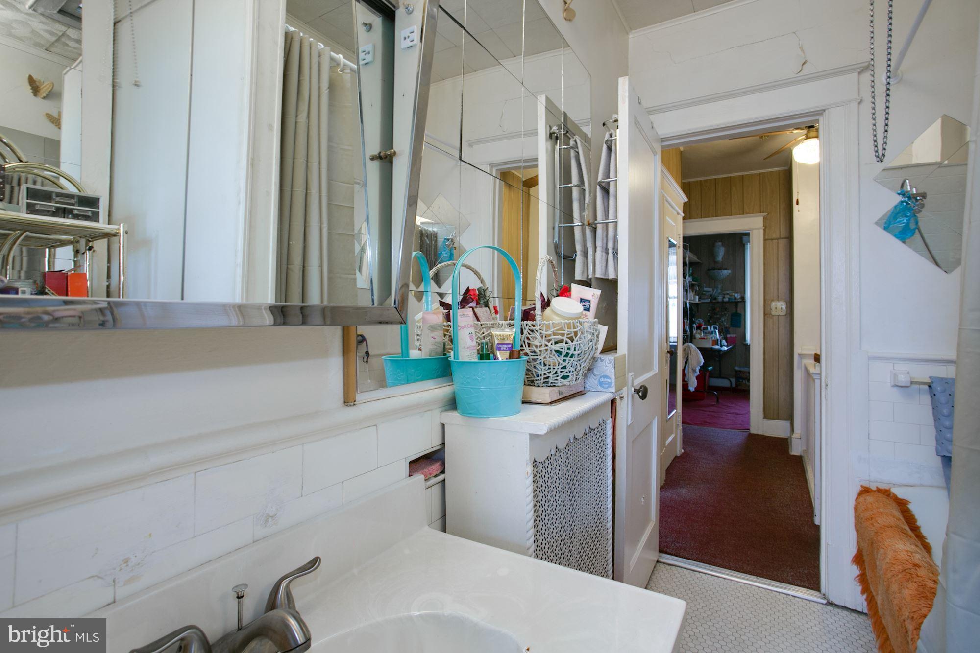 805 Decatur Street Northwest Washington, DC 20011 - Photo 18 of 30 Bath