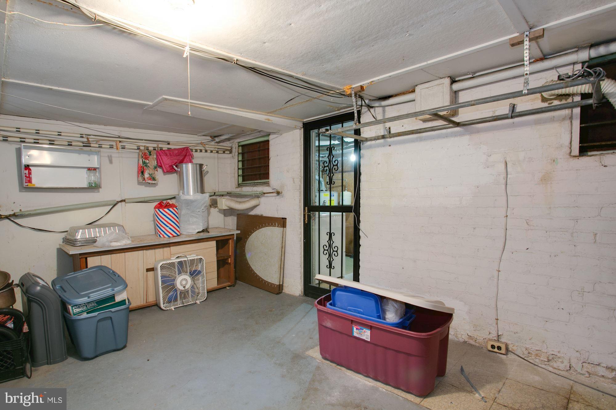 805 Decatur Street Northwest Washington, DC 20011 - Photo 26 of 30 Storage space