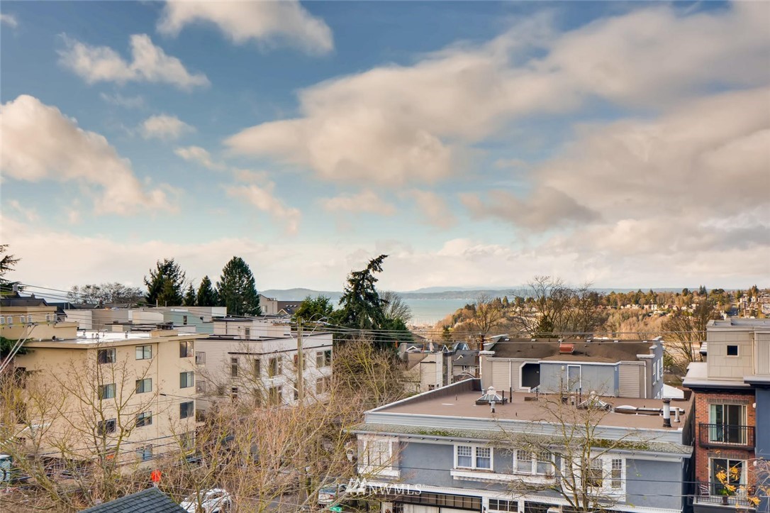 916 West Howe Street Seattle, WA 98119 - Photo 2 of 25 Gallery Image 2