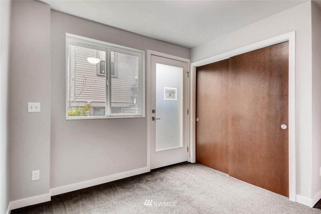 916 West Howe Street Seattle, WA 98119 - Photo 18 of 25 Gallery Image 18