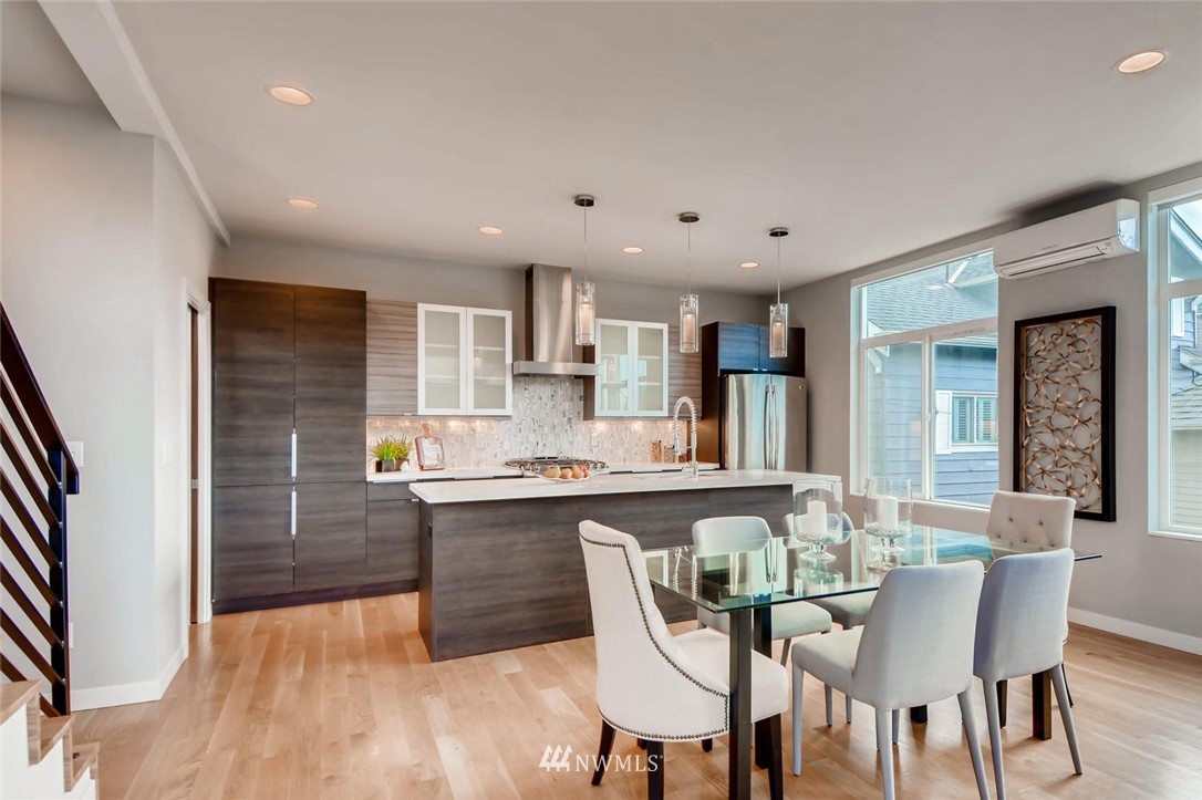 916 West Howe Street Seattle, WA 98119 - Photo 7 of 25 Gallery Image 7