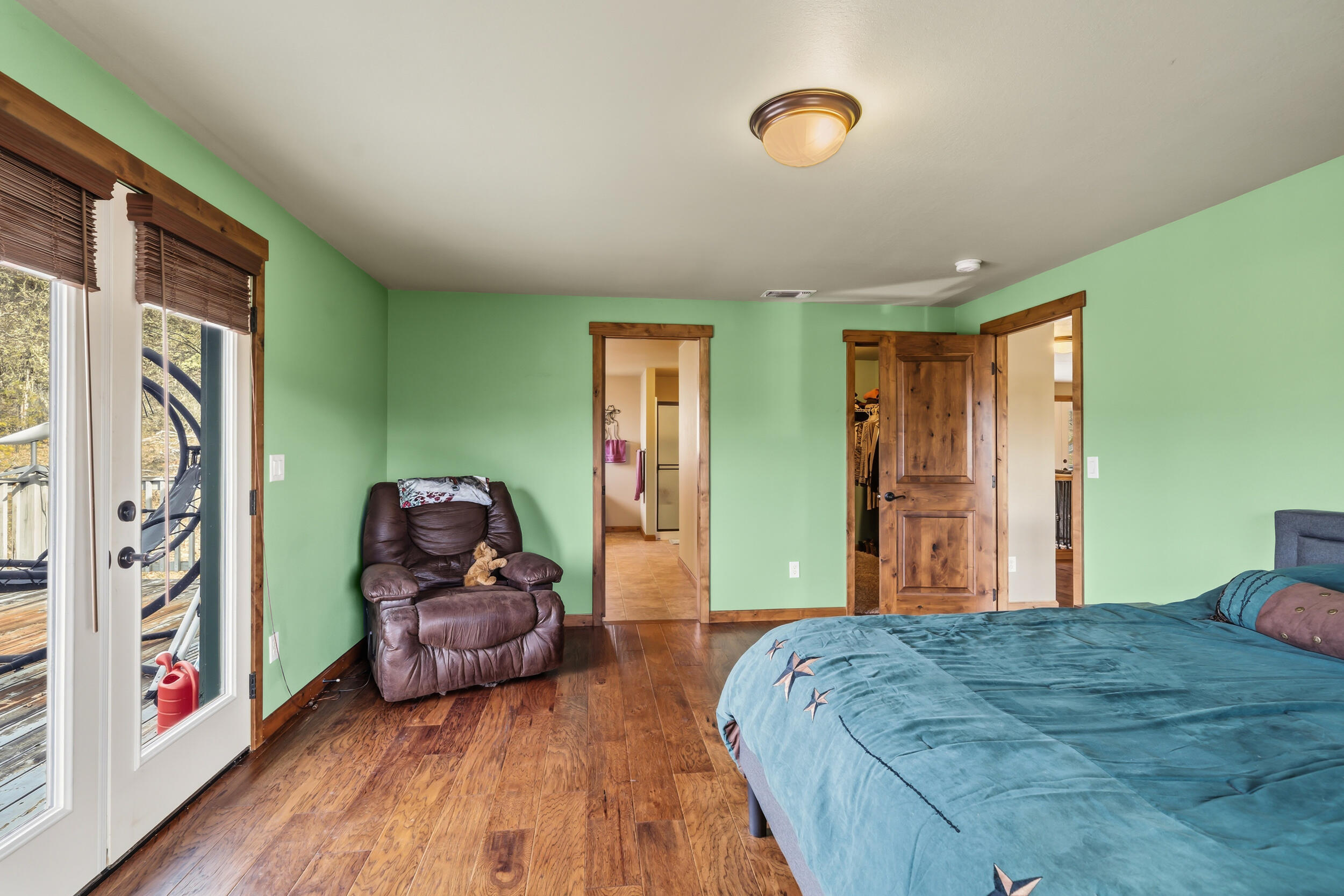 12594 McNeil Creek Road Trail, OR 97541 - Photo 23 of 43 Bedroom