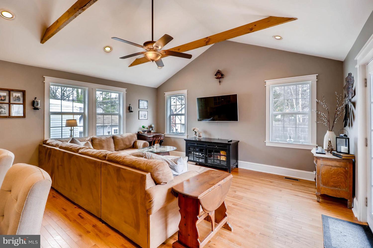 750 Overbrook Road Baltimore, MD 21212 - Photo 3 of 30 LR with vaulted ceilings, wood beams.