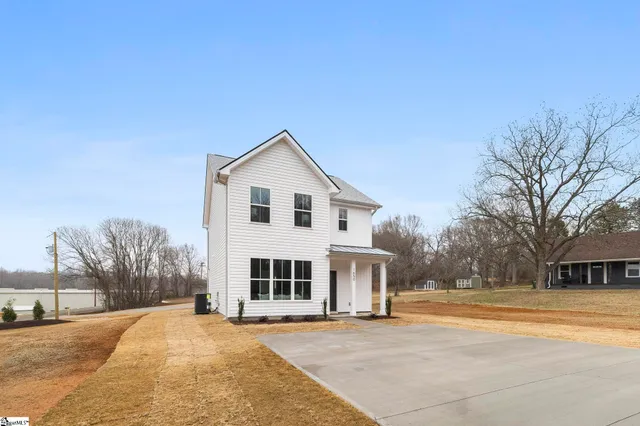$304,900 | 1650 Clement Road, Greer, SC 29650
