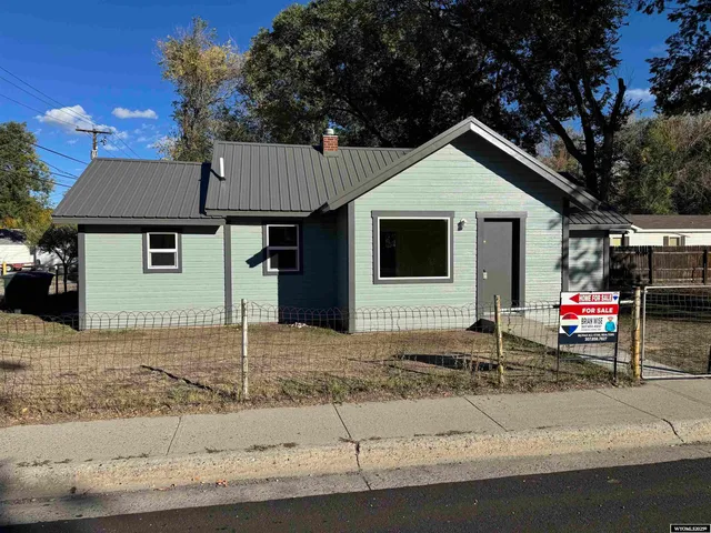 $136,000 | 211 North 10th Street East, Riverton, WY 82501