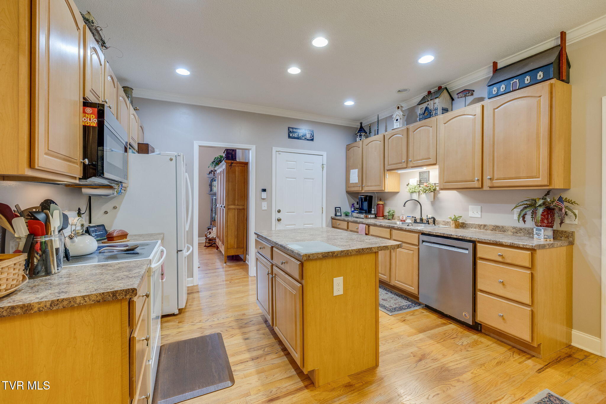 220 Haley Walk Bristol, TN 37620 - Photo 11 of 36 010