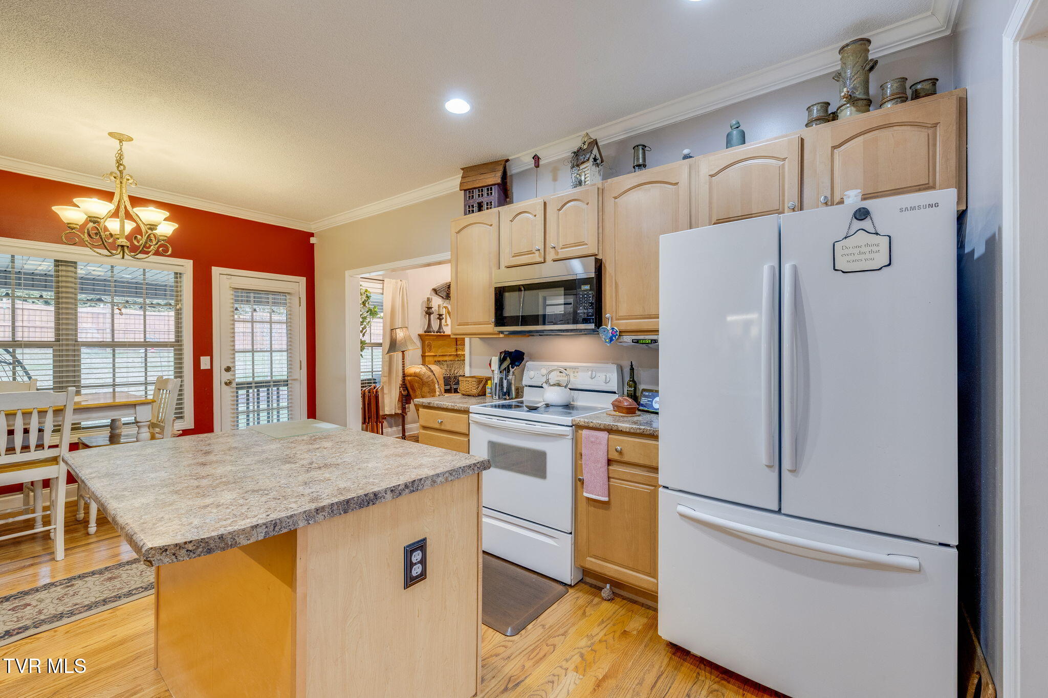 220 Haley Walk Bristol, TN 37620 - Photo 12 of 36 011