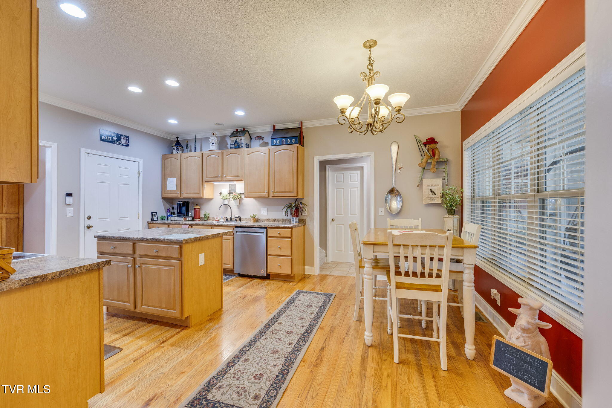 220 Haley Walk Bristol, TN 37620 - Photo 9 of 36 008