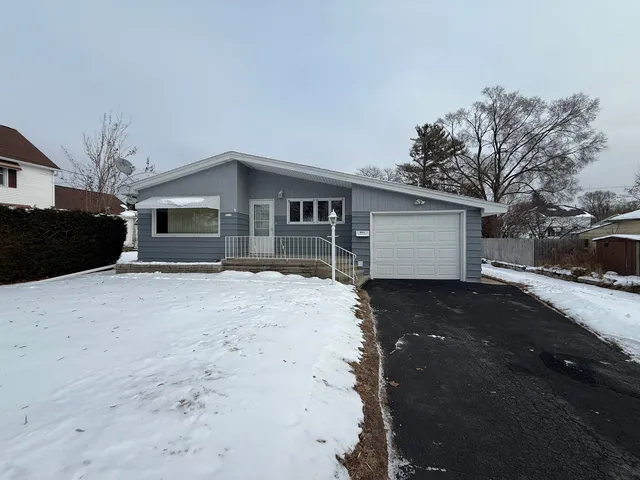 $149,900 | 2310 18th Street, Menominee, MI 49858