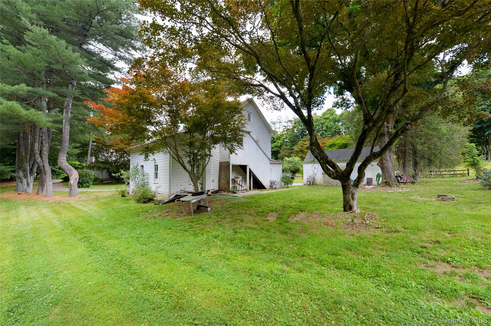 28 Montebello Road Montebello, NY 10901 - Photo 3 of 34