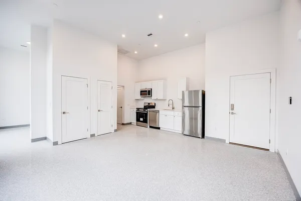 $2,210 | 80 Middlesex Street, Unit 202, Lowell, MA 01852