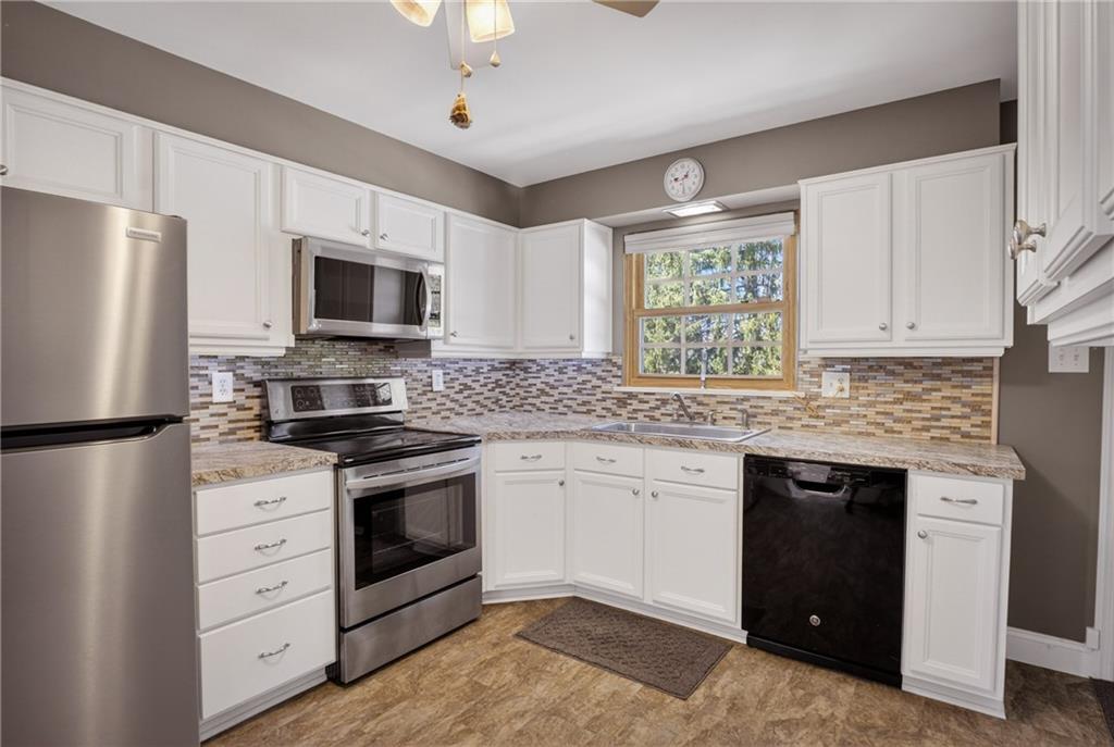 522 McClane Farm Road Washington, PA 15301 - Photo 8 of 29 Appliances included