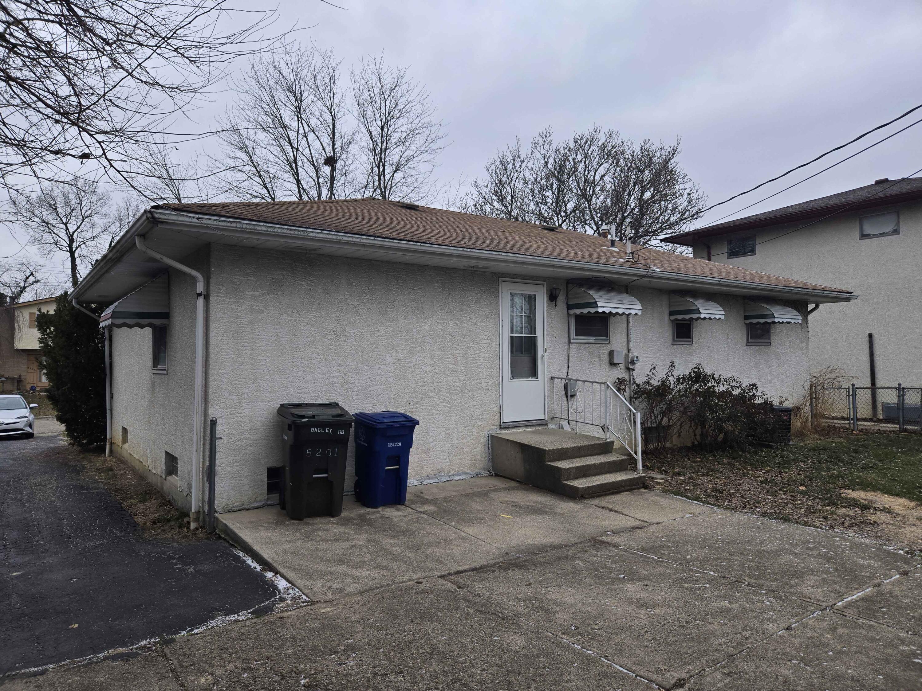 5201 Bagley Road Columbus, OH 43232 - Photo 7 of 13 Bagley Back