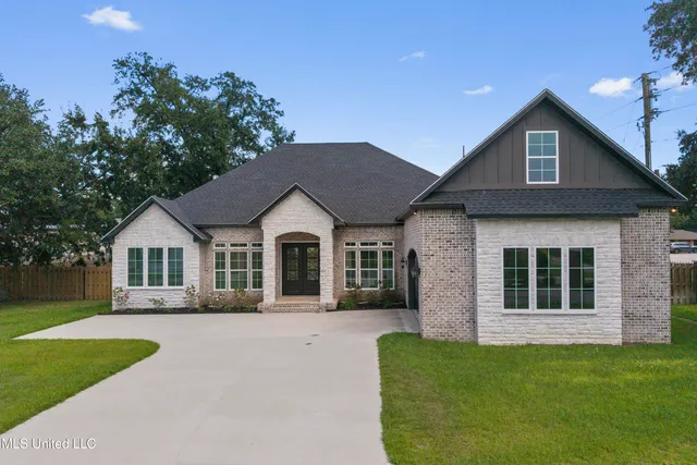 $689,988 | 500 Oak Haven Drive, Long Beach, MS 39560