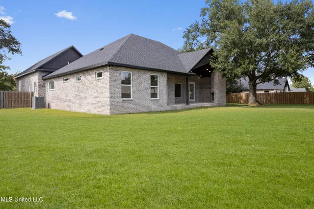 $689,988 | 500 Oak Haven Drive, Long Beach, MS 39560